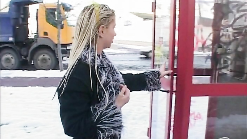 Public Piss Girls No.5