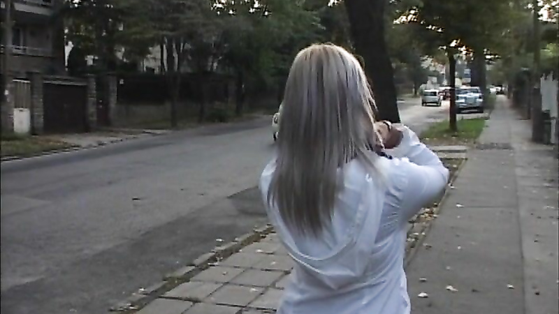 Public Piss Girls No.16