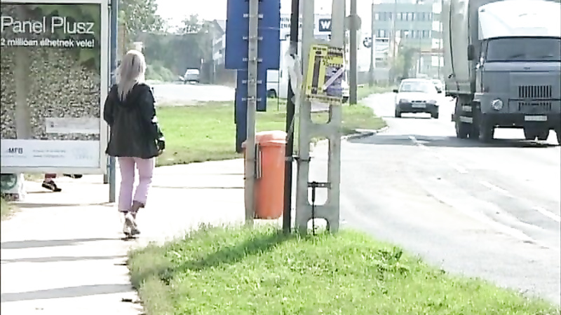 Public Piss Girls No.16