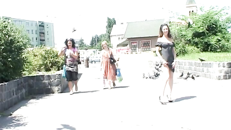Public Piss Girls No.20